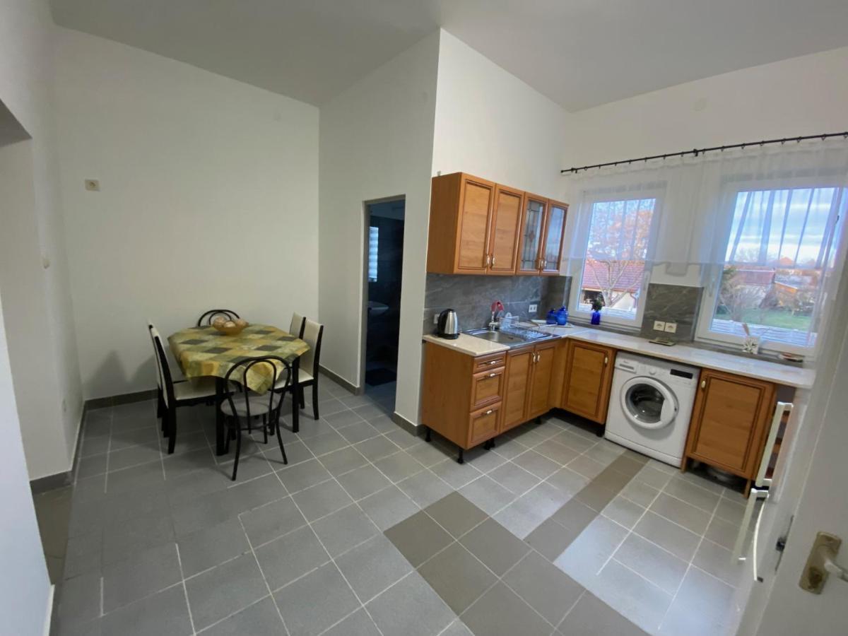 Tocc Apartman Gyál Dış mekan fotoğraf