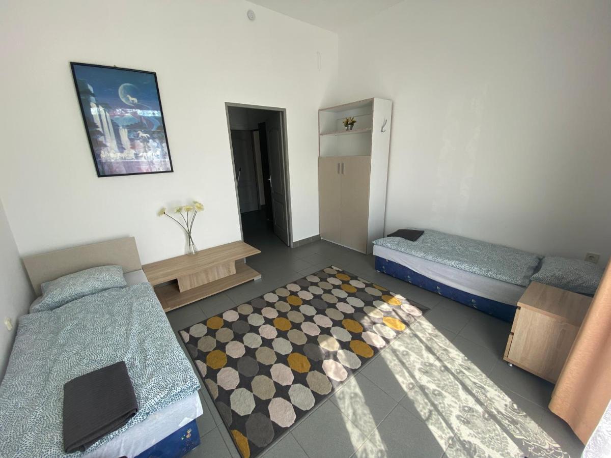 Tocc Apartman Gyál Dış mekan fotoğraf